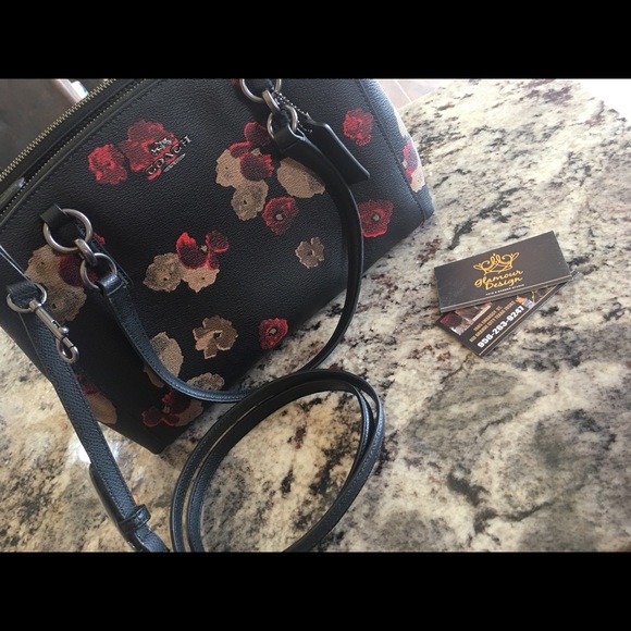 Coach - Picture 3 of 6